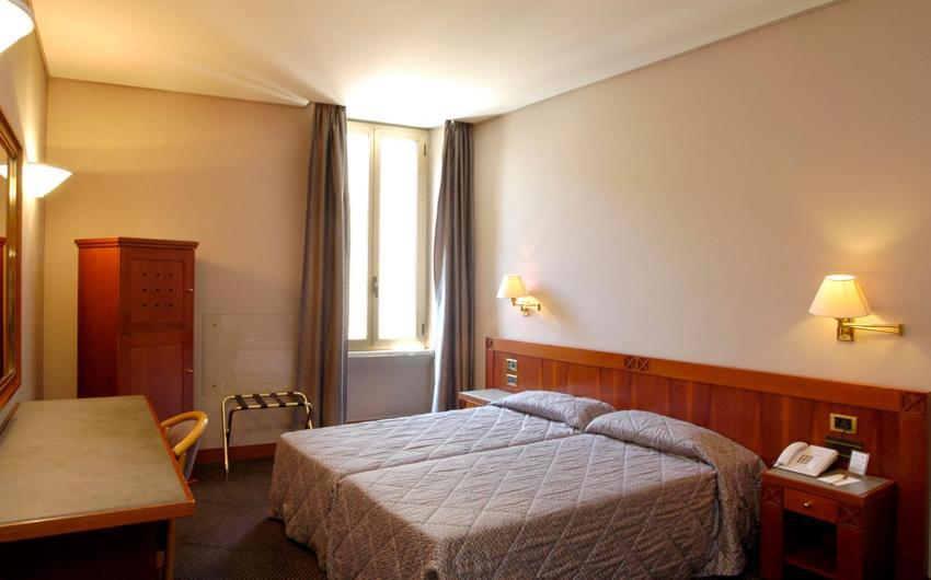 Hotel Accademia Roma Esterno foto