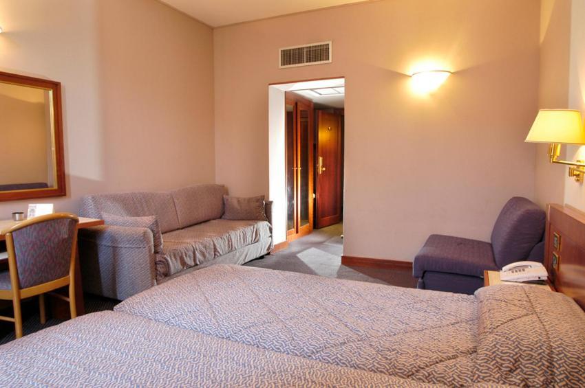 Hotel Accademia Roma Esterno foto
